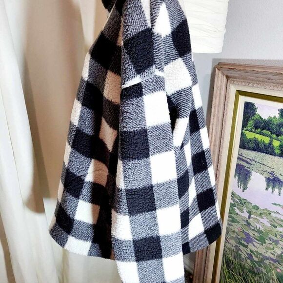 GAP XL Pull over tall wool sweater.Color Black and White - Picture 6 of 10